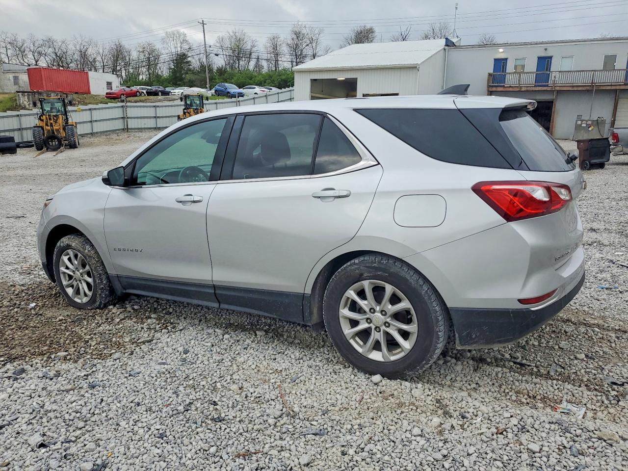 2018 CHEVROLET EQUINOX LT photo 2