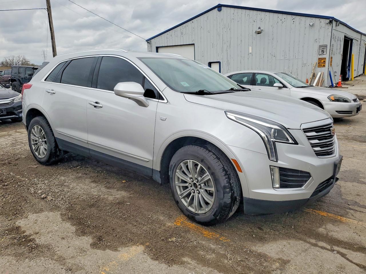 2018 CADILLAC XT5 LUXURY photo 4