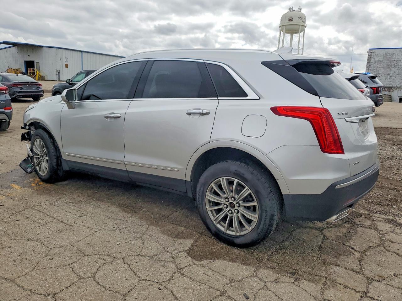 2018 CADILLAC XT5 LUXURY photo 2