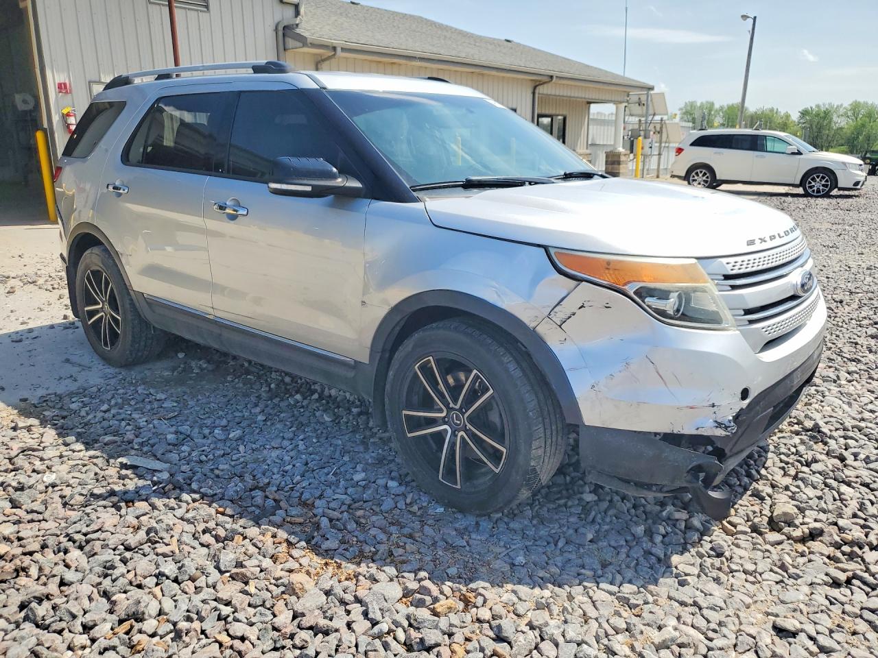 2014 FORD EXPLORER XLT photo 4