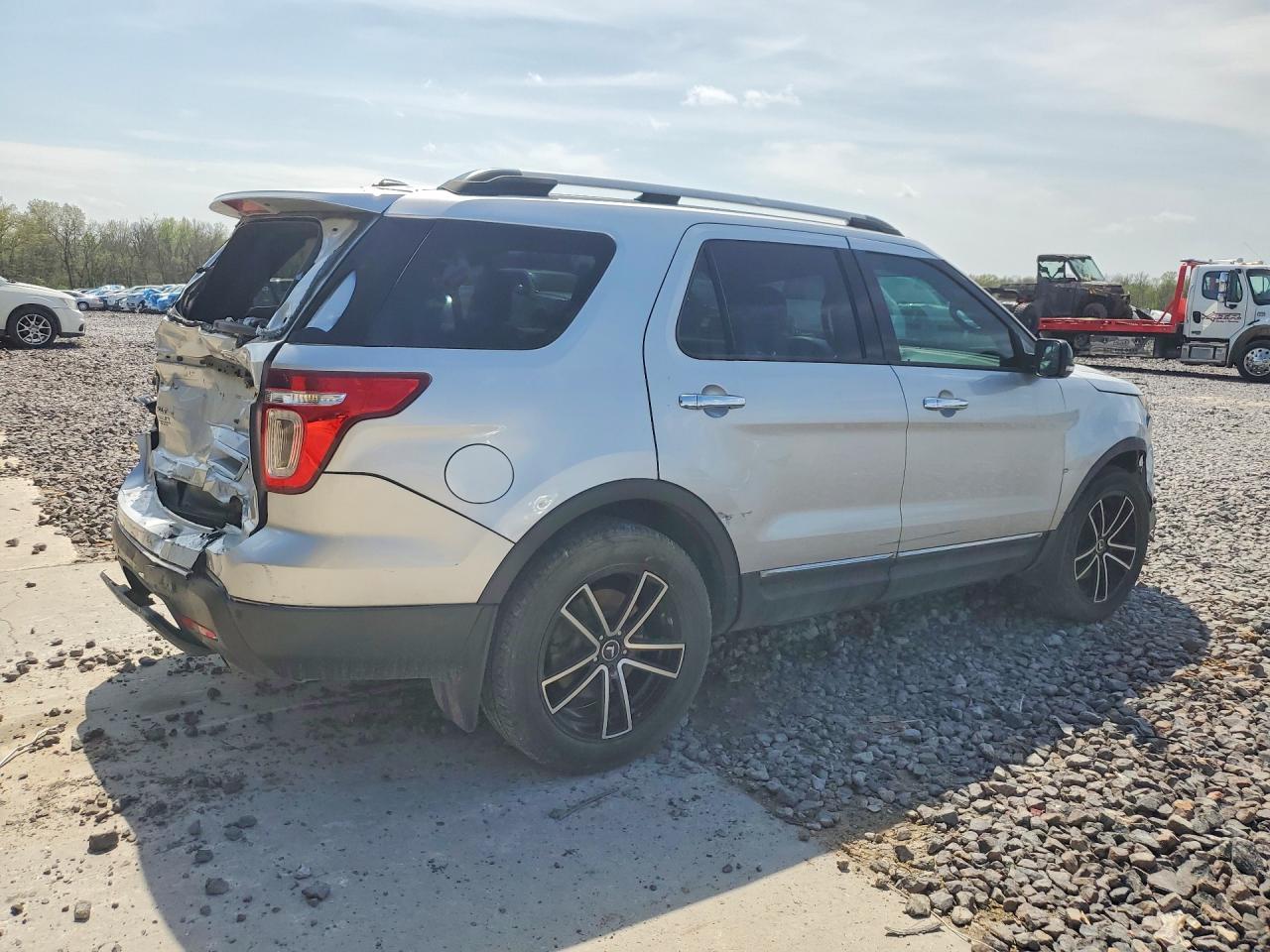 2014 FORD EXPLORER XLT photo 3