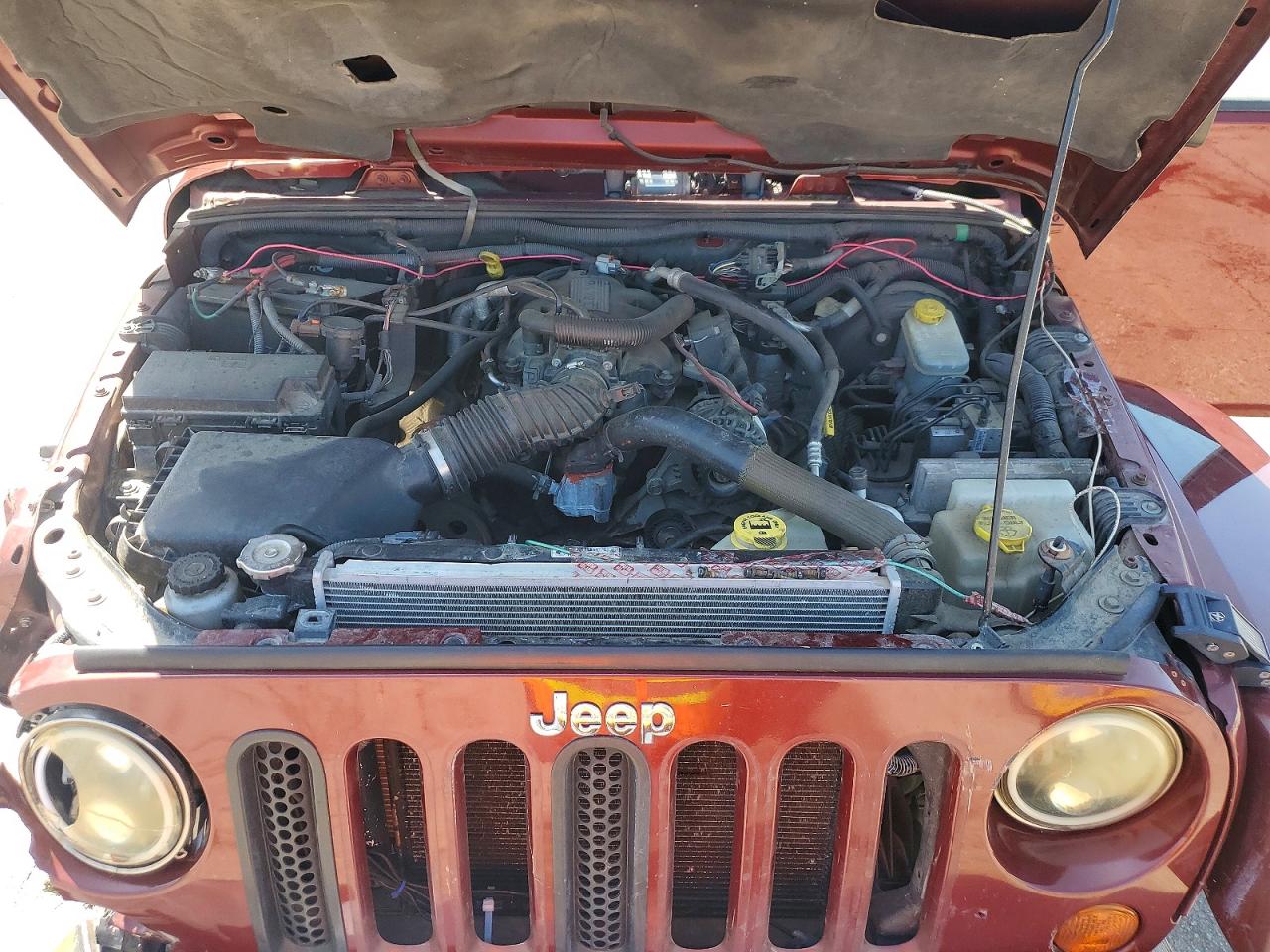 2010 JEEP WRANGLER UNLIMITED SAHARA photo 23