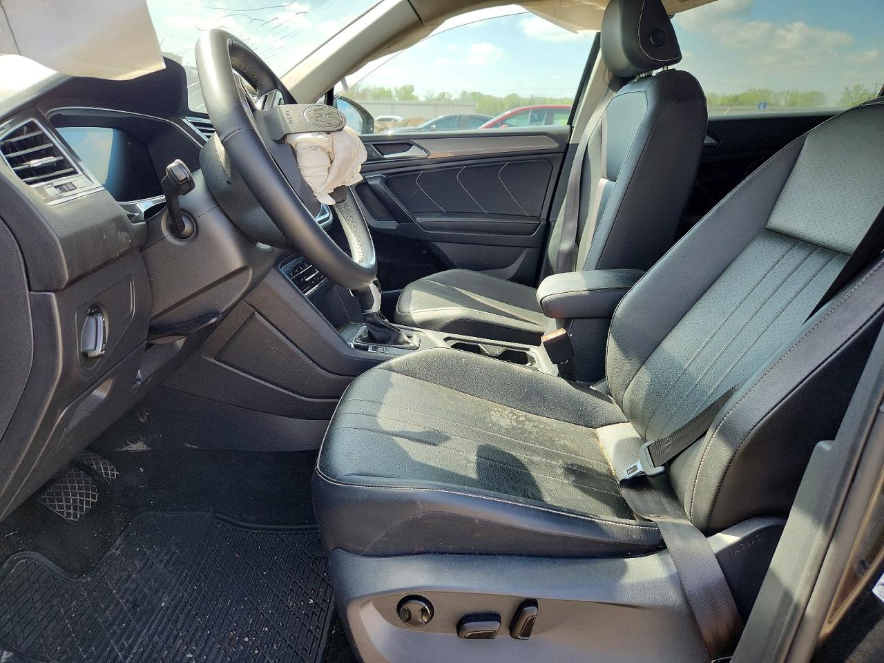 2024 VOLKSWAGEN TIGUAN SE photo 19