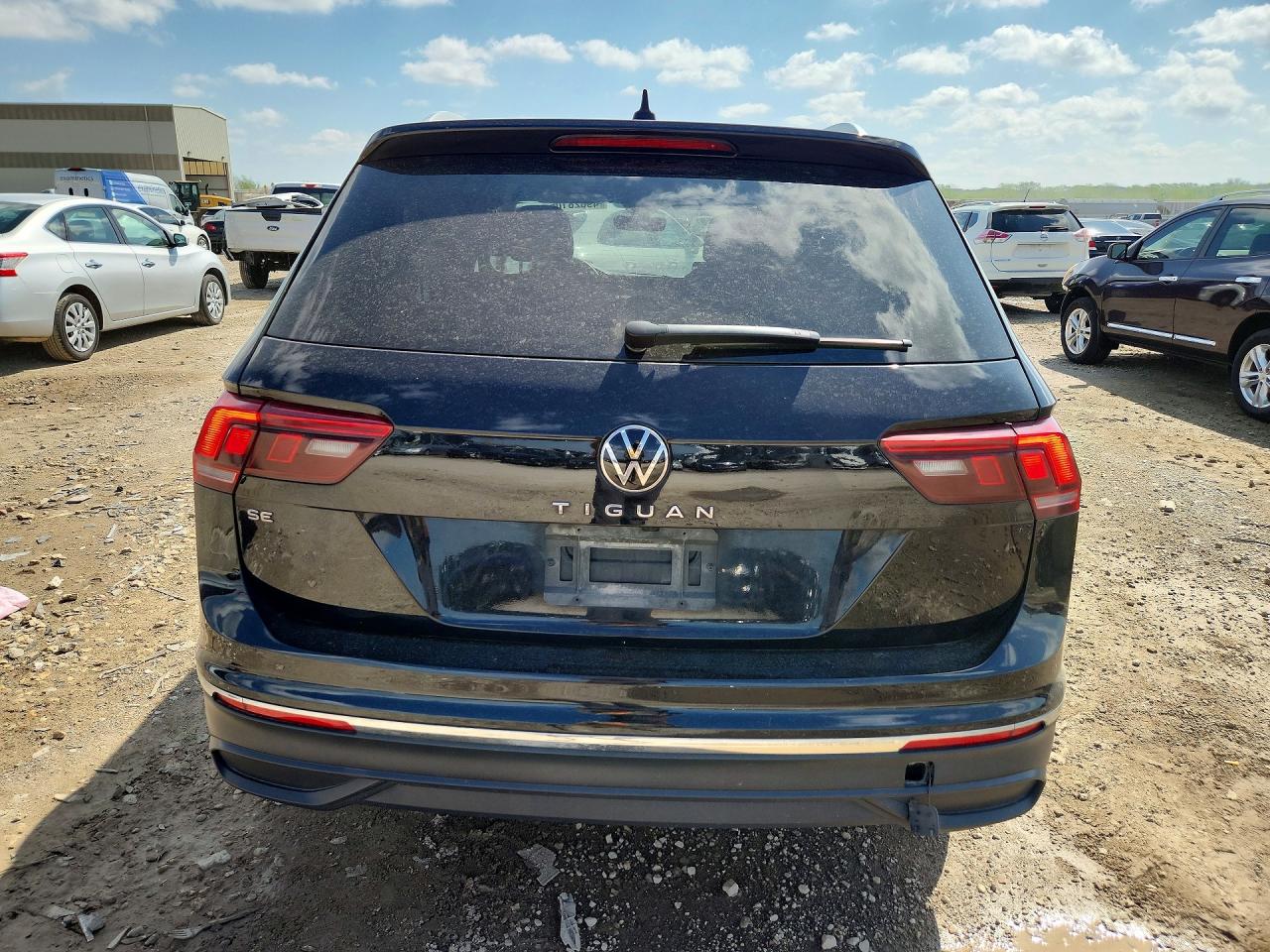 2024 VOLKSWAGEN TIGUAN SE photo 16