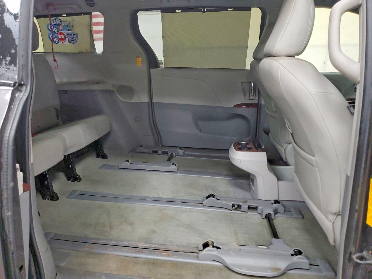 2014 TOYOTA SIENNA XLE 7-PASSENGER photo 21