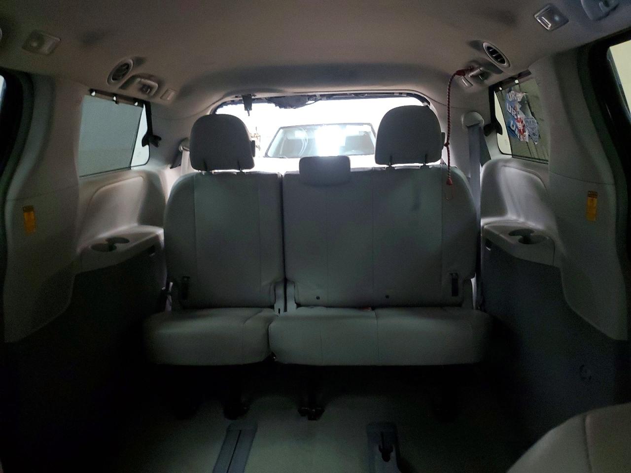 2014 TOYOTA SIENNA XLE 7-PASSENGER photo 19