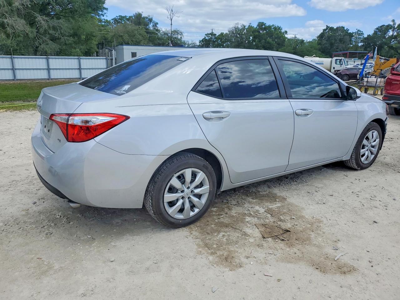 2015 TOYOTA COROLLA LE photo 5