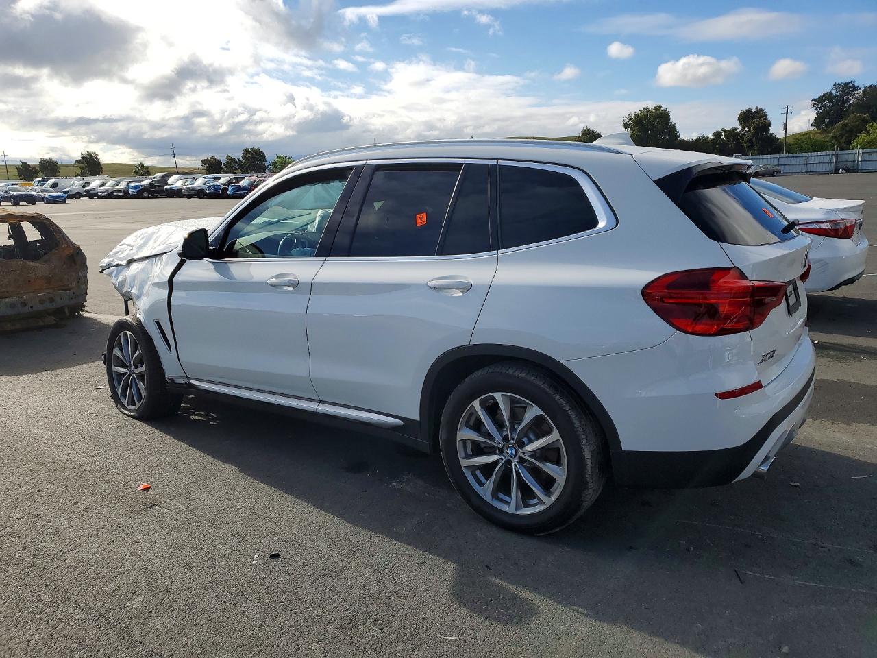 2019 BMW X3 XDRIVE30I photo 2
