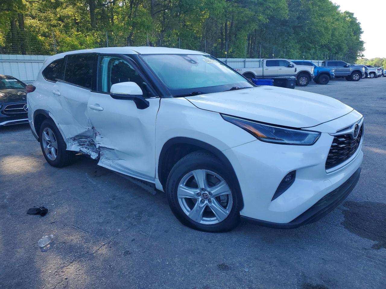 2021 TOYOTA HIGHLANDER LE photo 10