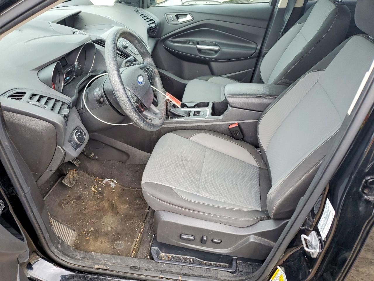 2017 FORD ESCAPE SE photo 19
