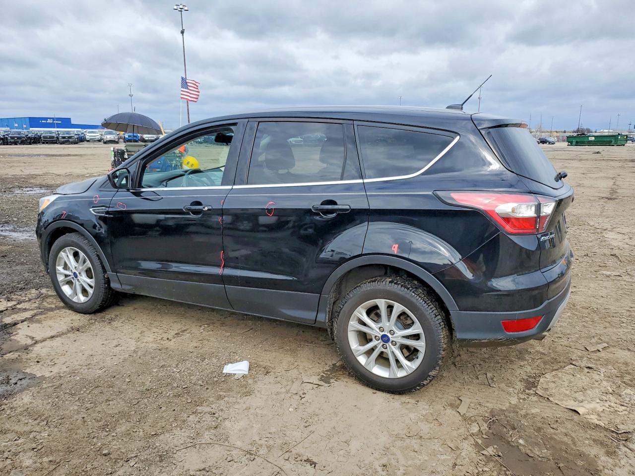 2017 FORD ESCAPE SE photo 4