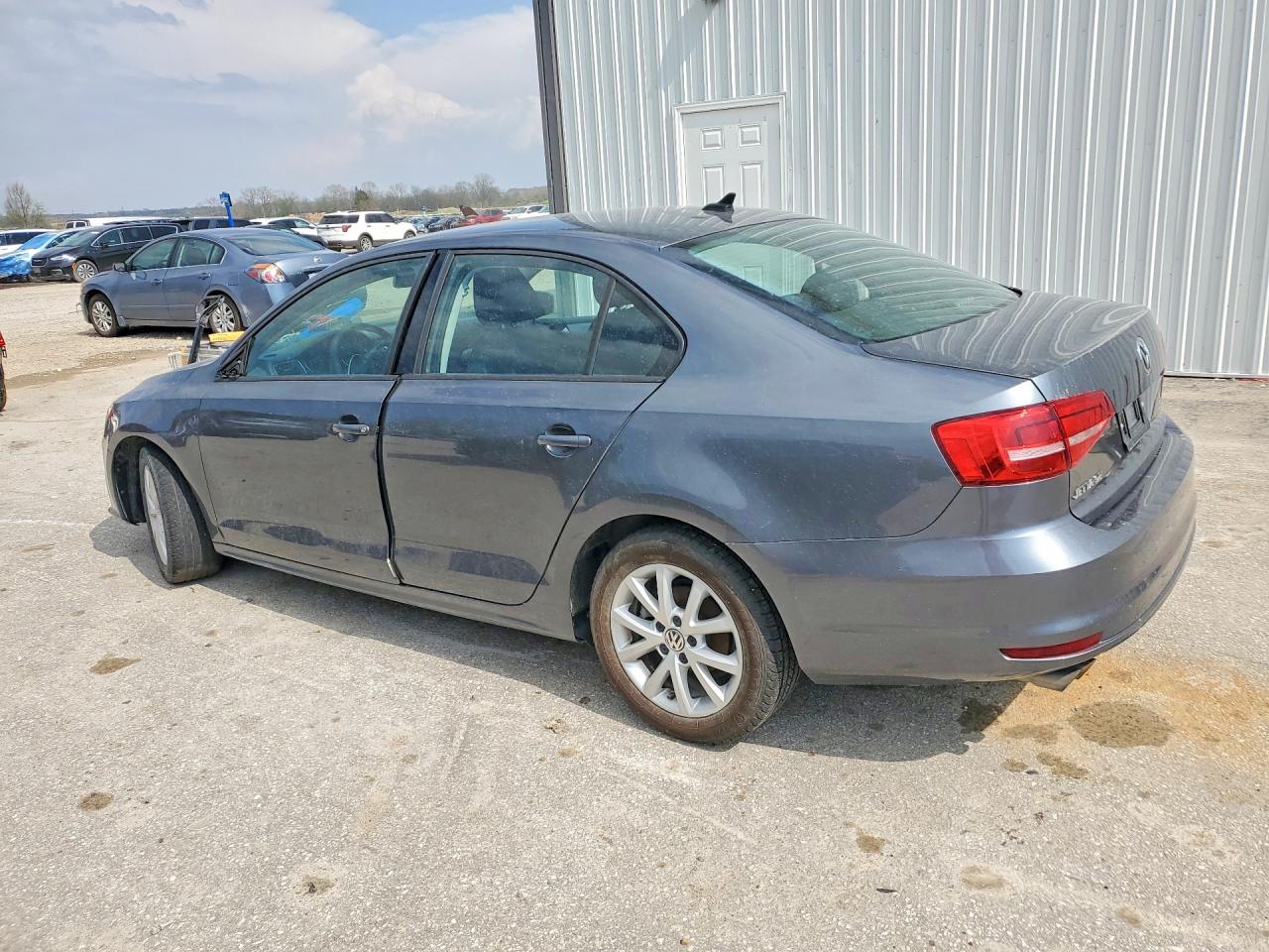 2015 VOLKSWAGEN JETTA SE photo 4