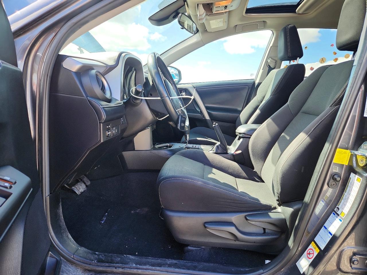 2018 TOYOTA RAV4 XLE photo 13
