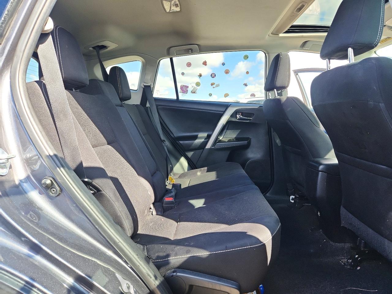 2018 TOYOTA RAV4 XLE photo 19