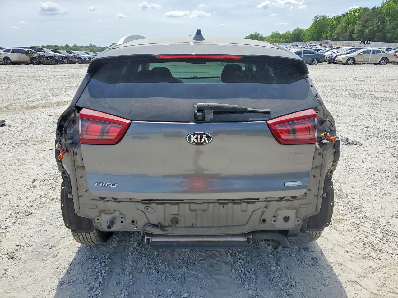 2018 KIA NIRO LX photo 11