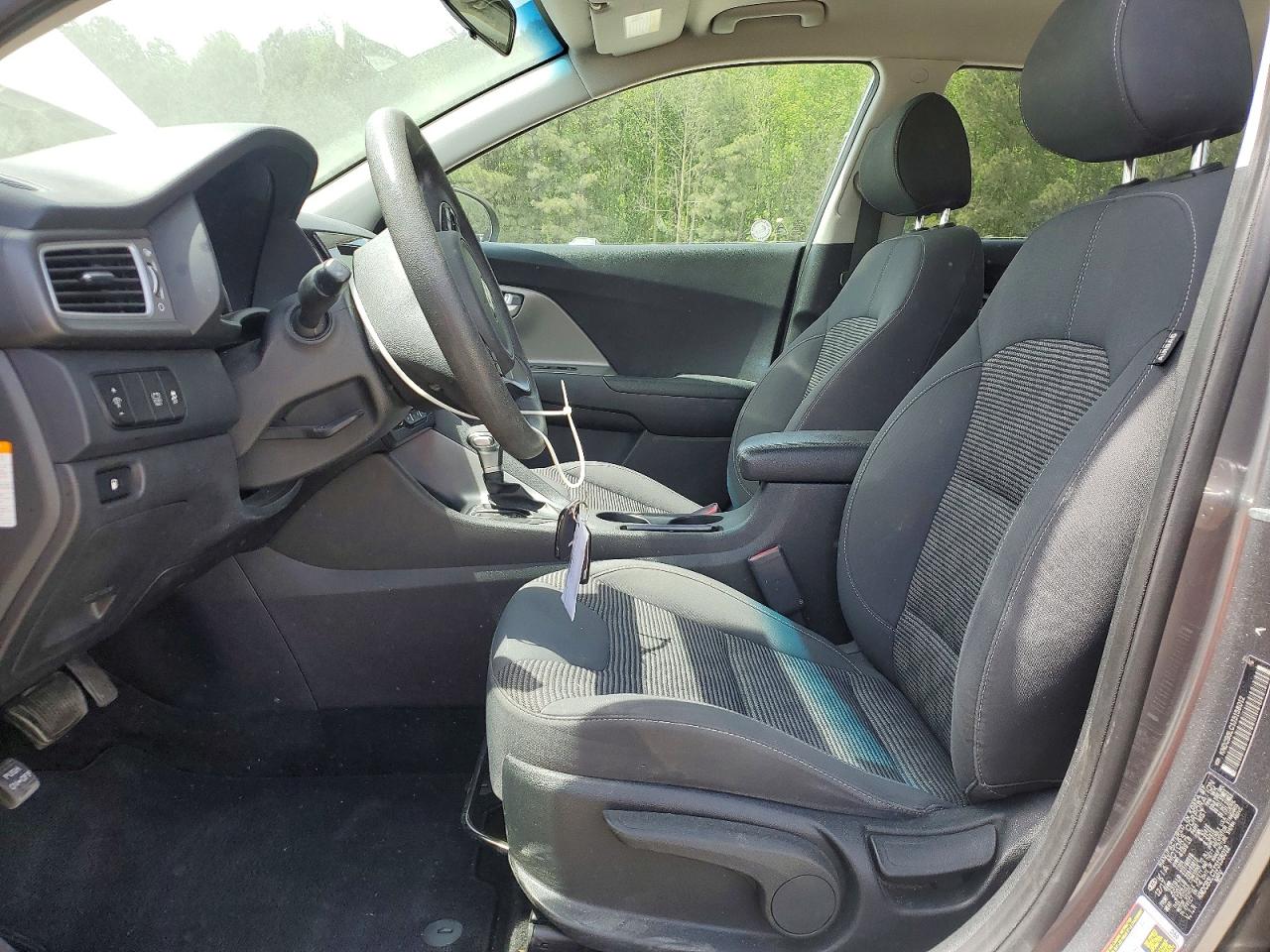 2018 KIA NIRO LX photo 13