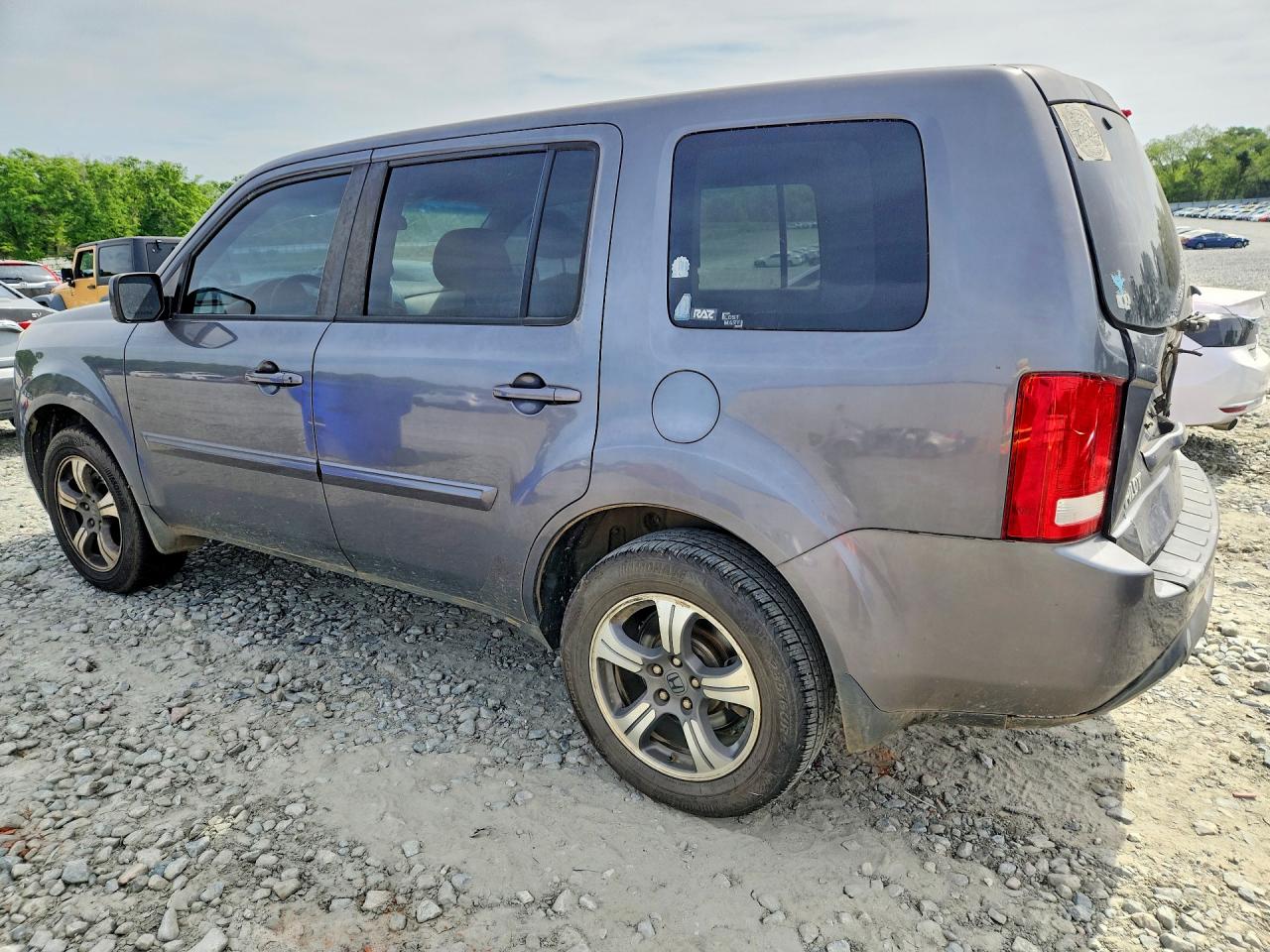 2015 HONDA PILOT SE photo 4