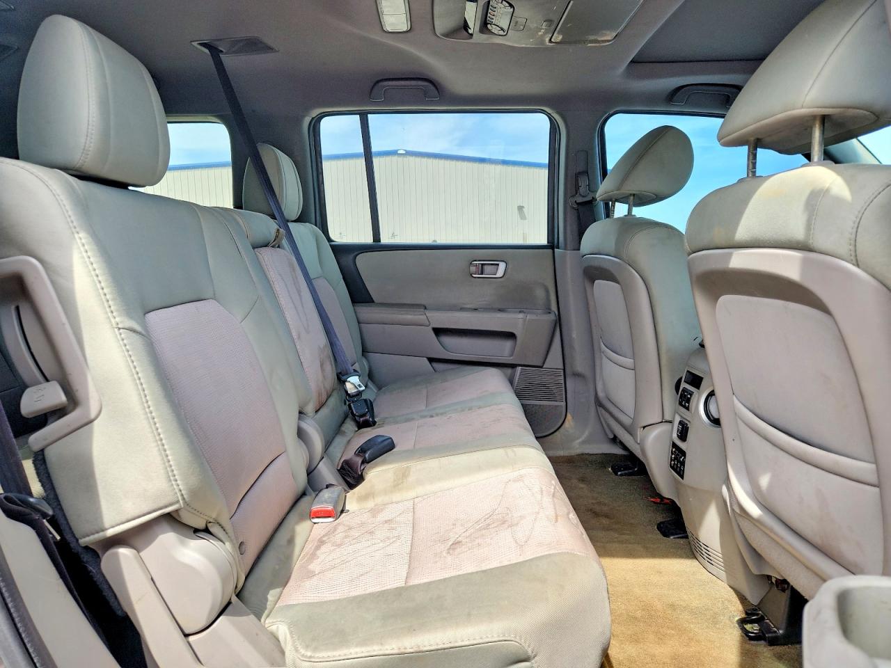 2015 HONDA PILOT SE photo 31