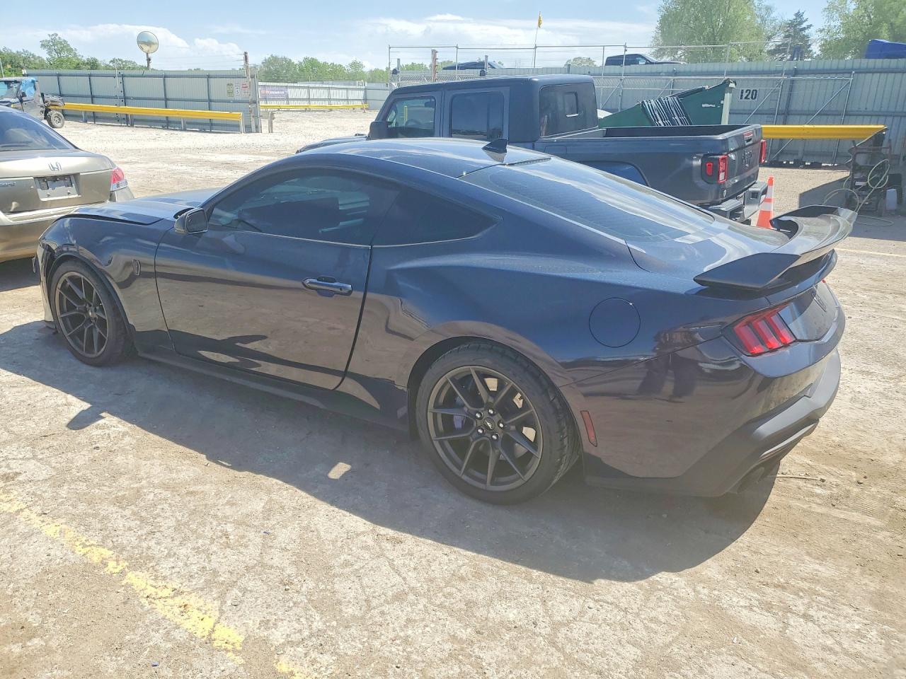 2024 FORD MUSTANG photo 3