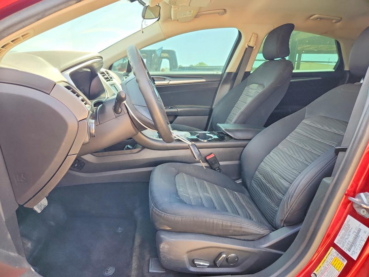 2016 FORD FUSION SE photo 13