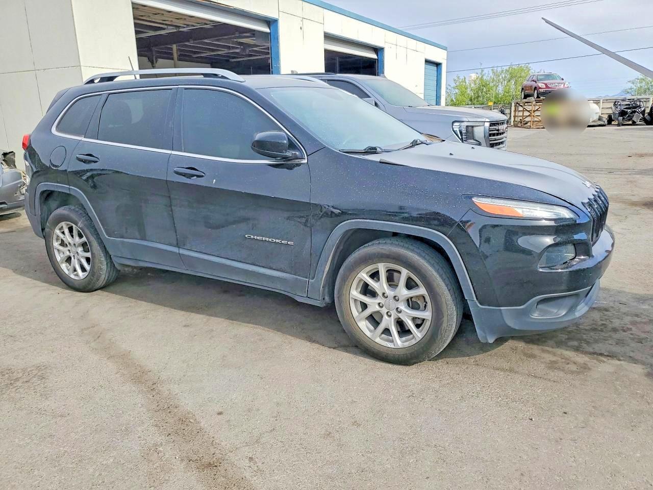 2018 JEEP CHEROKEE LATITUDE photo 10