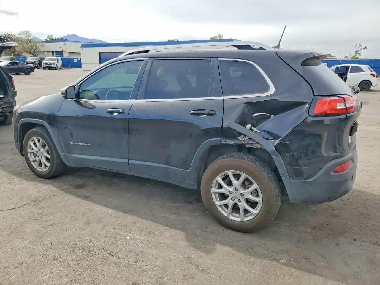 2018 JEEP CHEROKEE LATITUDE photo 4