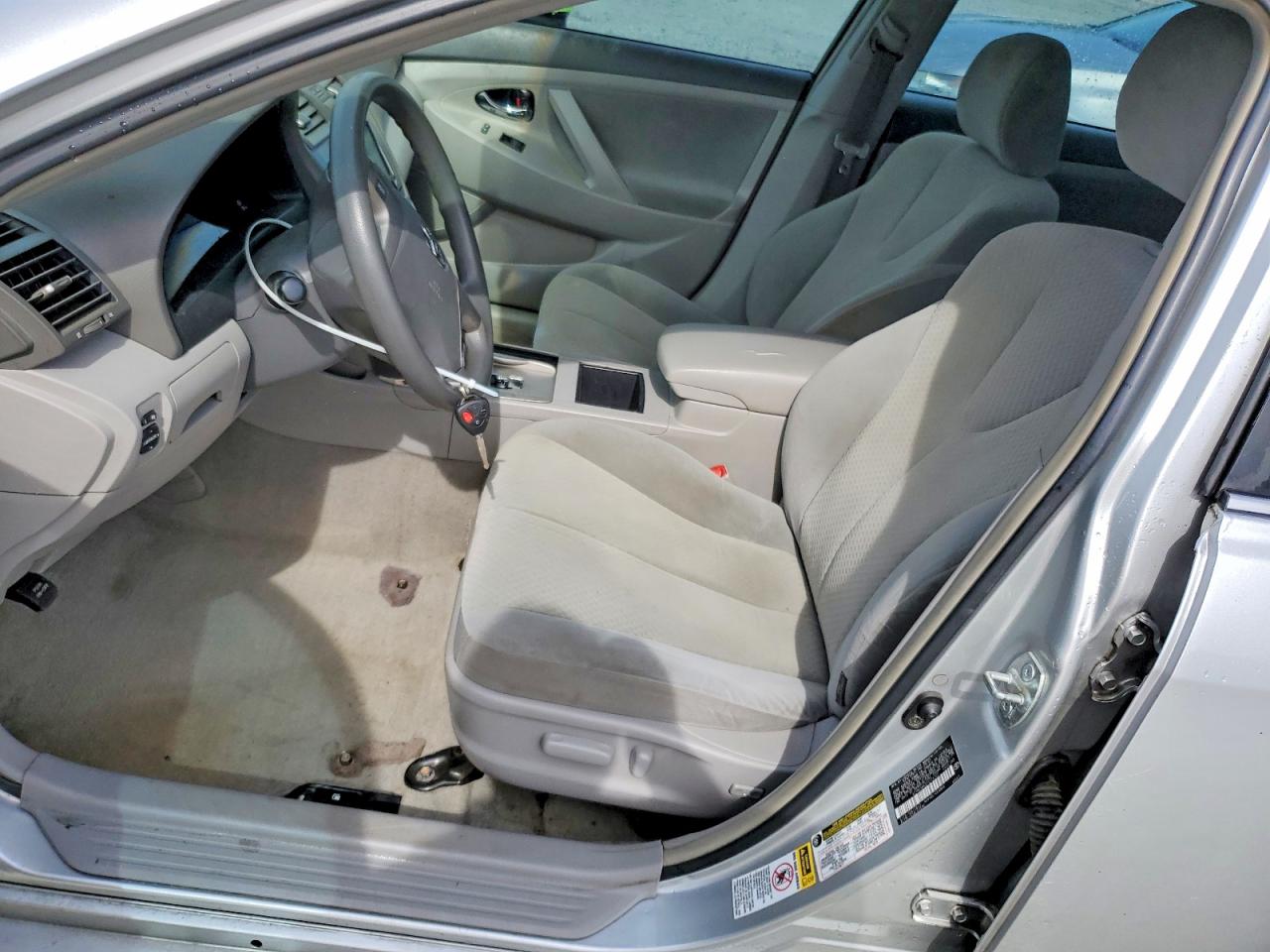 2007 TOYOTA CAMRY LE photo 7