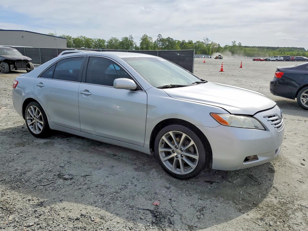 2007 TOYOTA CAMRY LE photo 4