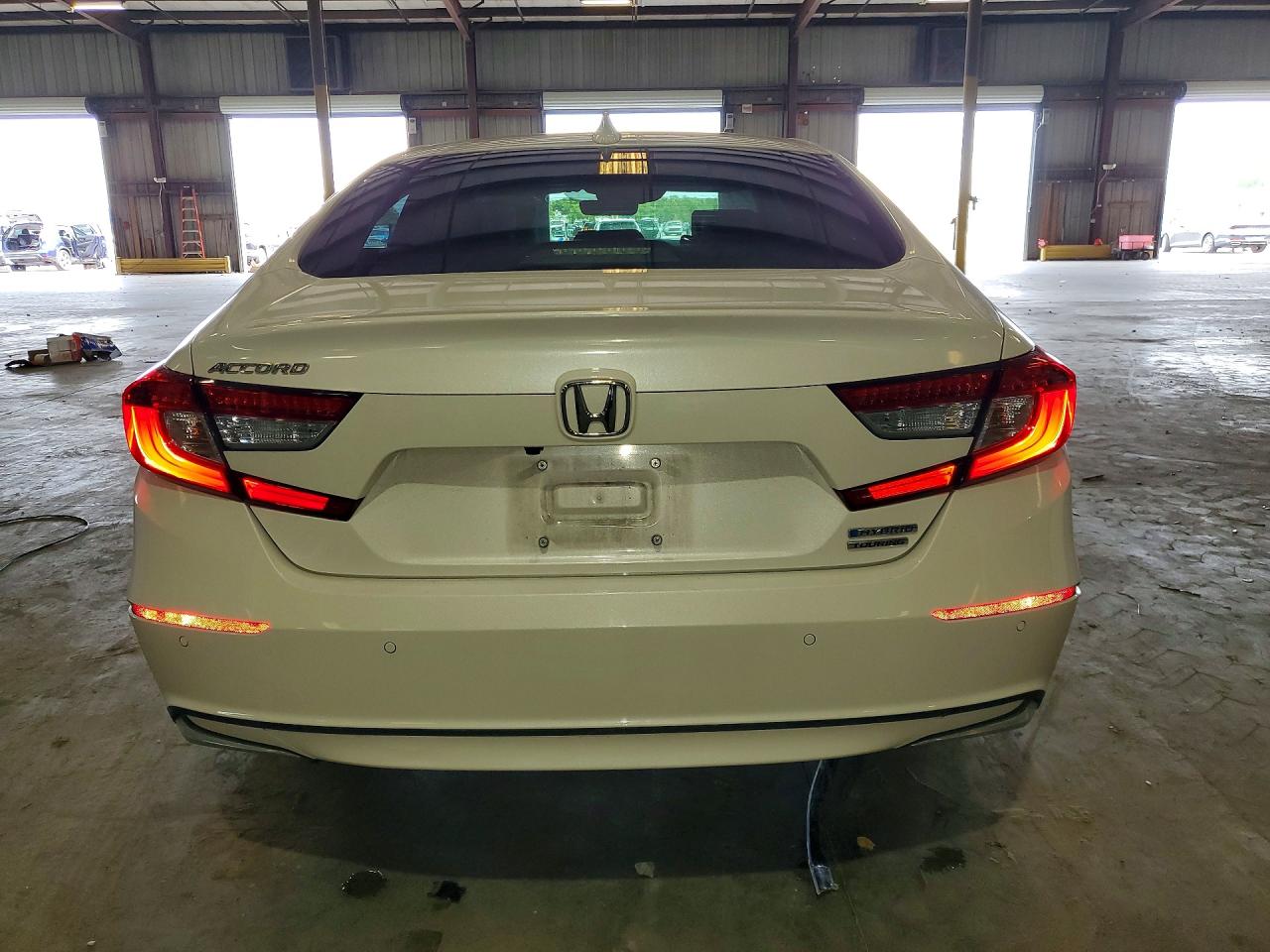 2020 HONDA ACCORD TOURING HYBRID photo 6