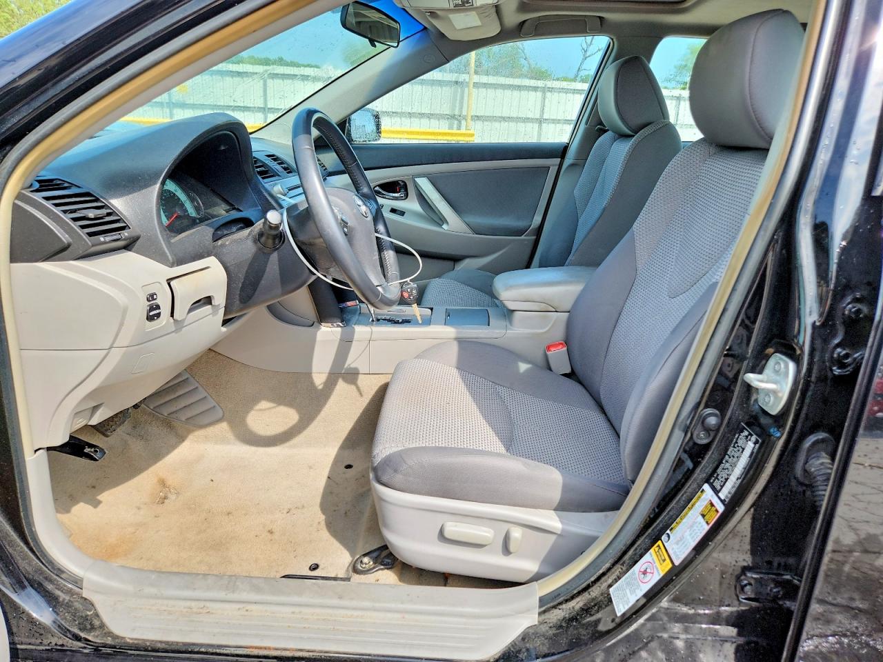 2009 TOYOTA CAMRY SE photo 13