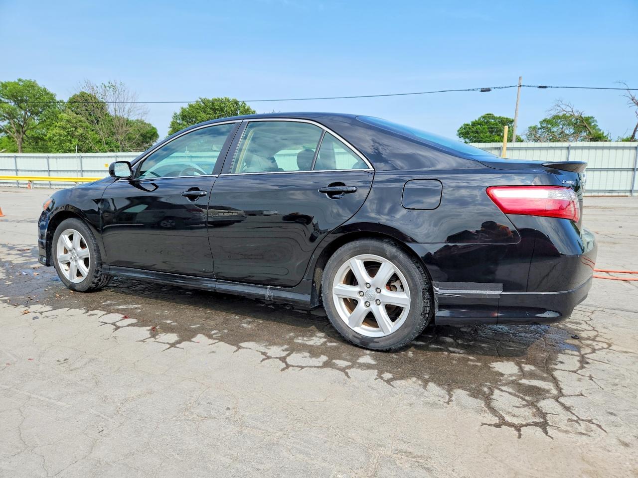 2009 TOYOTA CAMRY SE photo 3