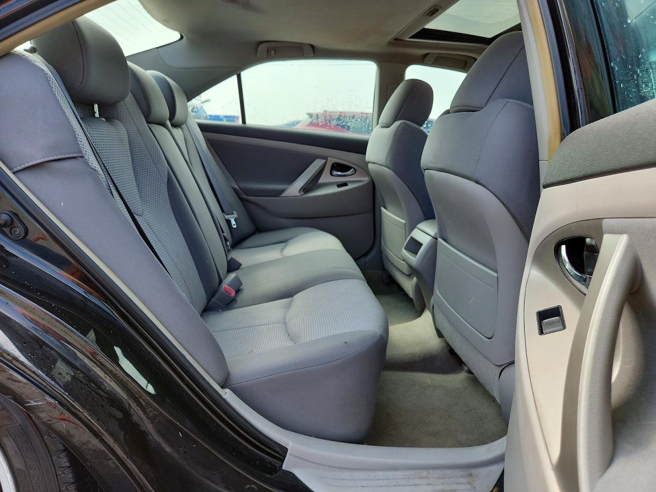 2009 TOYOTA CAMRY SE photo 19