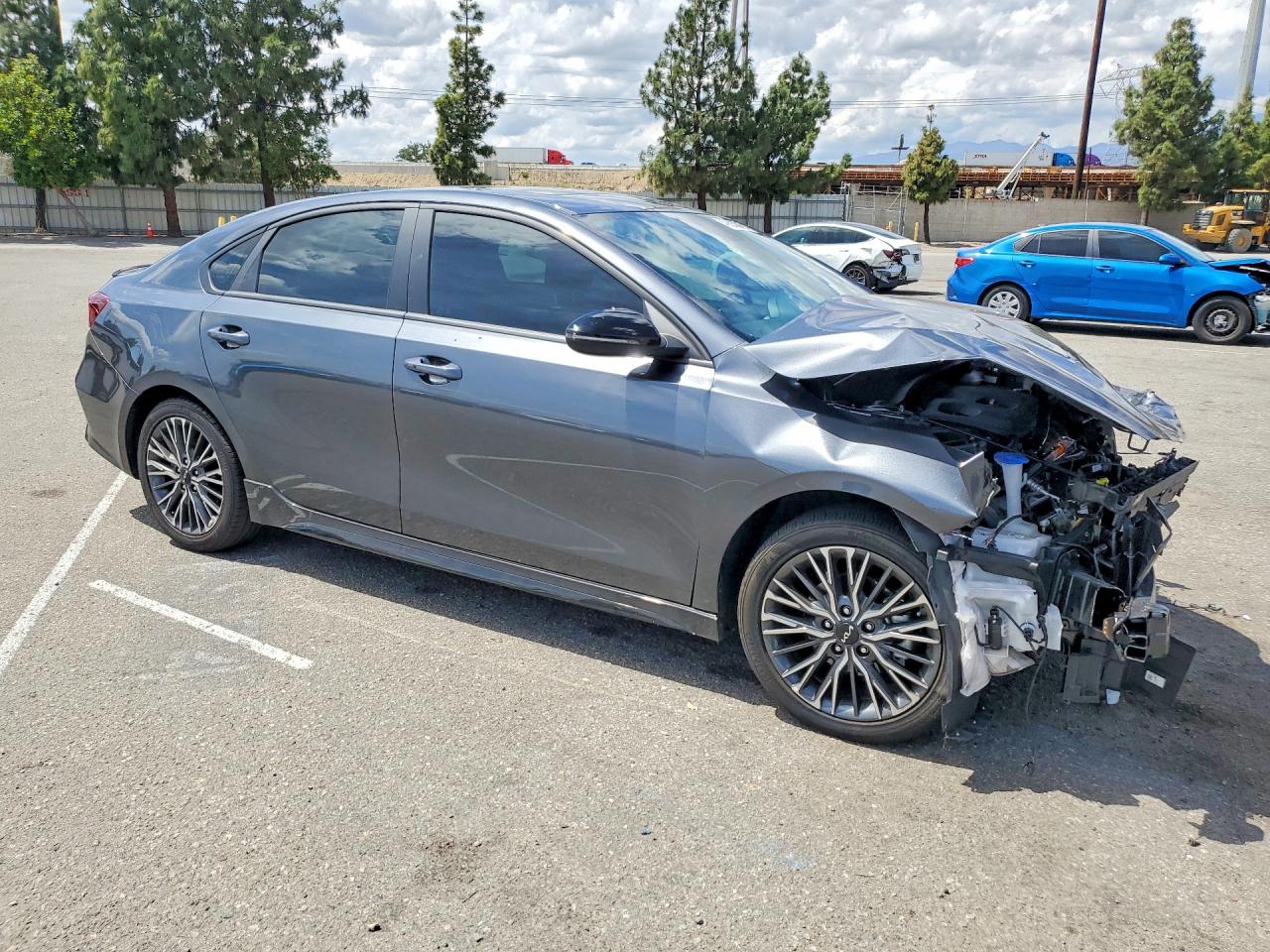 2023 KIA FORTE GT LINE photo 4