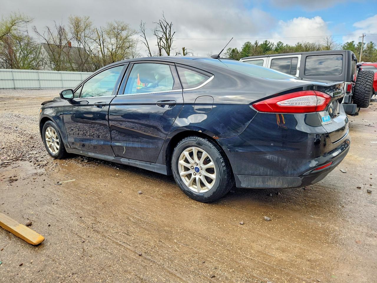 2015 FORD FUSION S photo 4