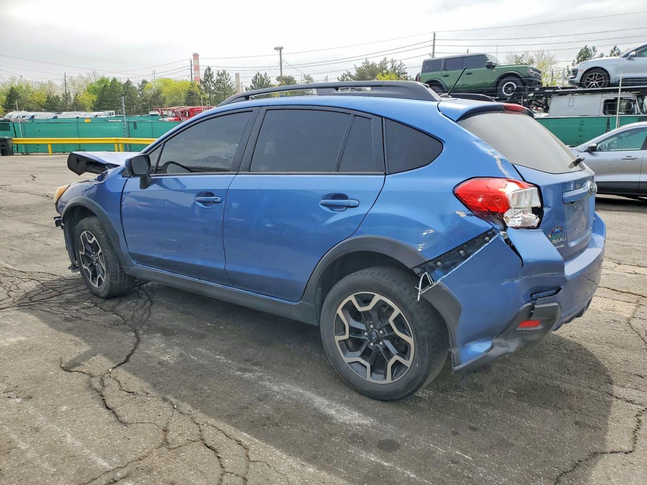 2017 SUBARU CROSSTREK PREMIUM photo 2