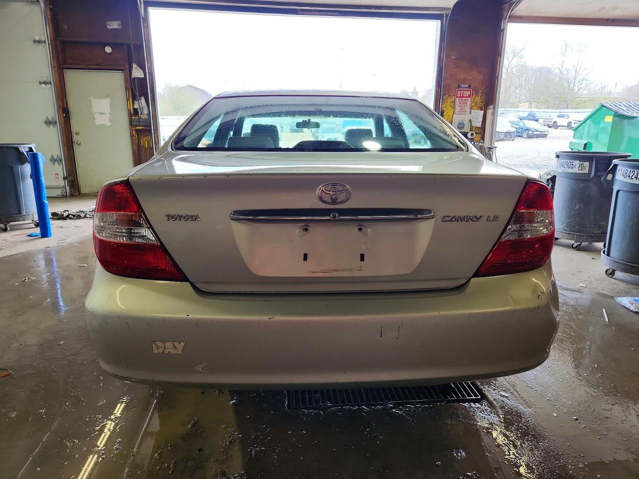 2004 TOYOTA CAMRY LE photo 6