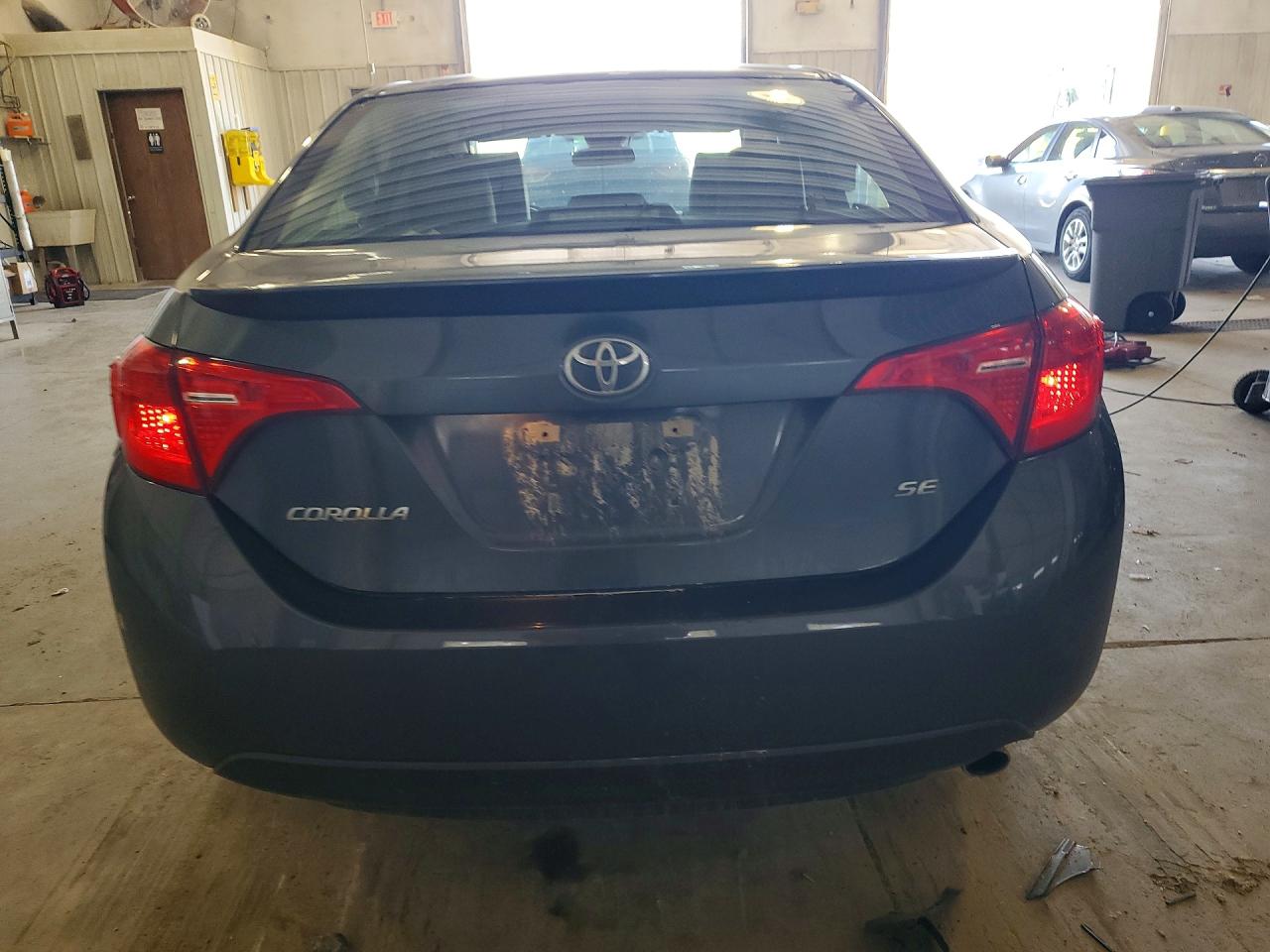 2018 TOYOTA COROLLA SE photo 11