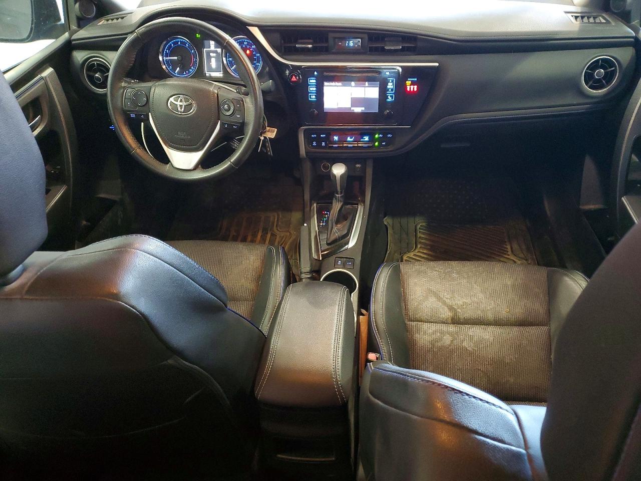 2018 TOYOTA COROLLA SE photo 16