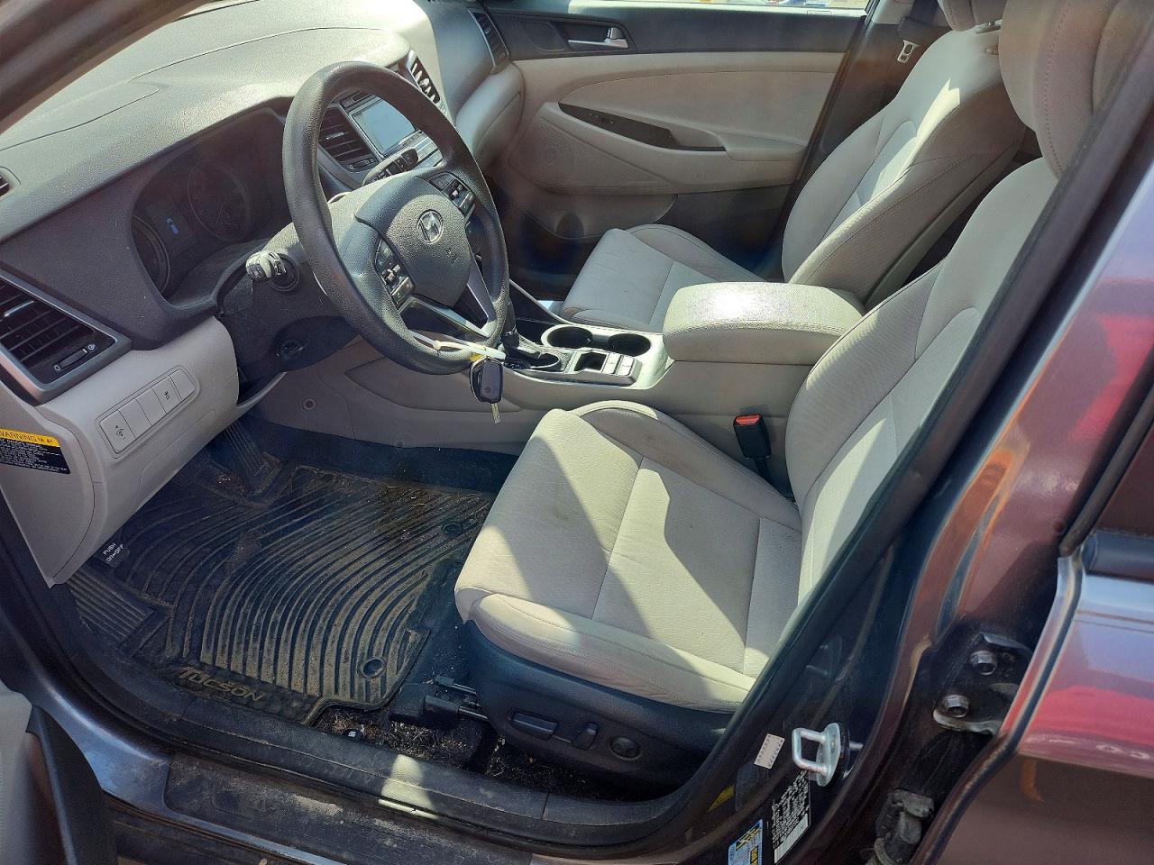 2016 HYUNDAI TUCSON SE photo 19