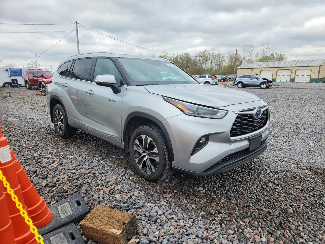 2021 TOYOTA HIGHLANDER HYBRID XLE photo 7