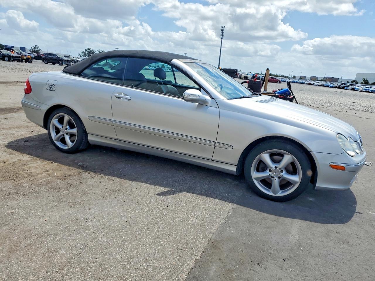 2005 MERCEDES-BENZ CLK 320 photo 7