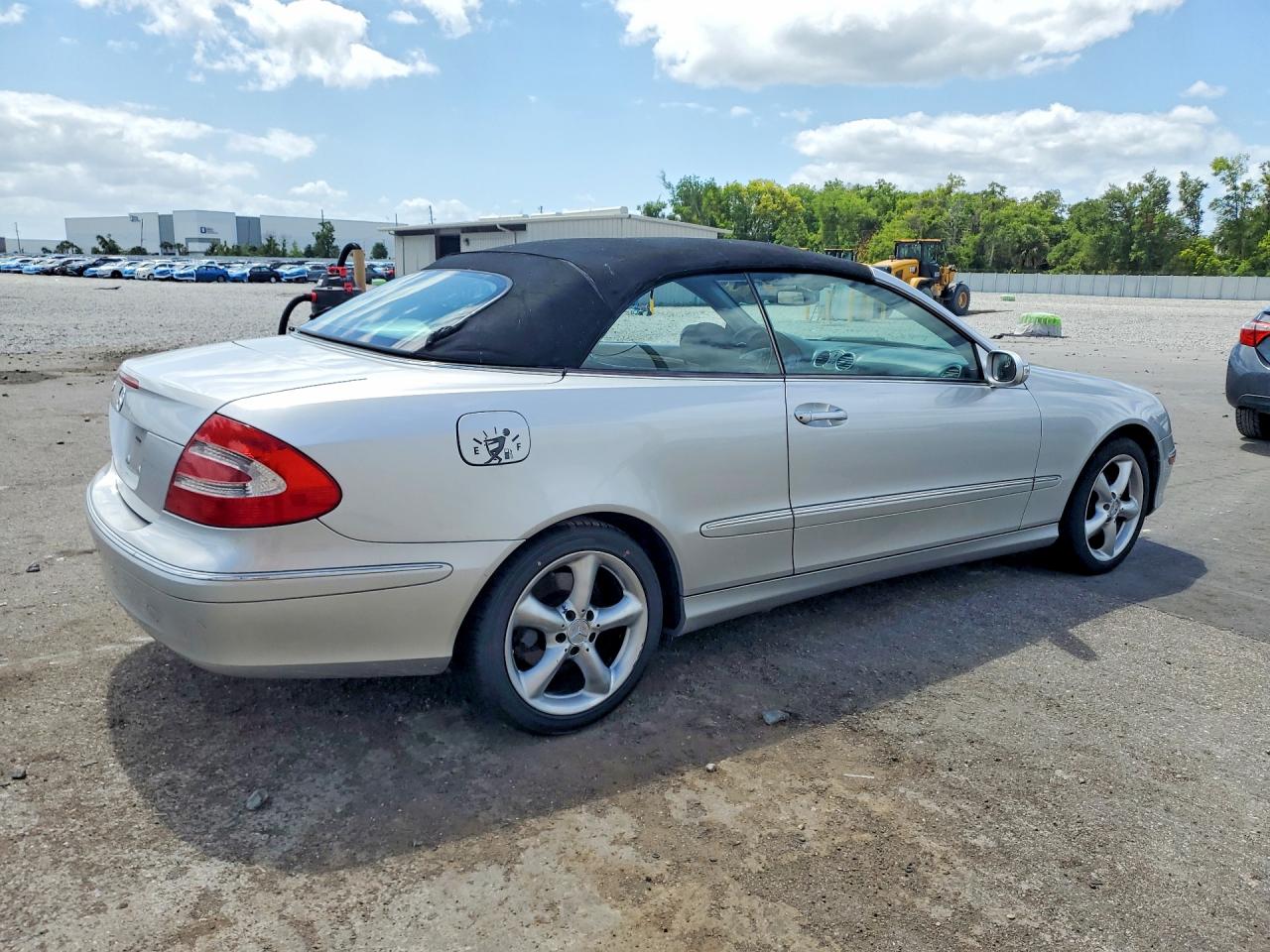 2005 MERCEDES-BENZ CLK 320 photo 5