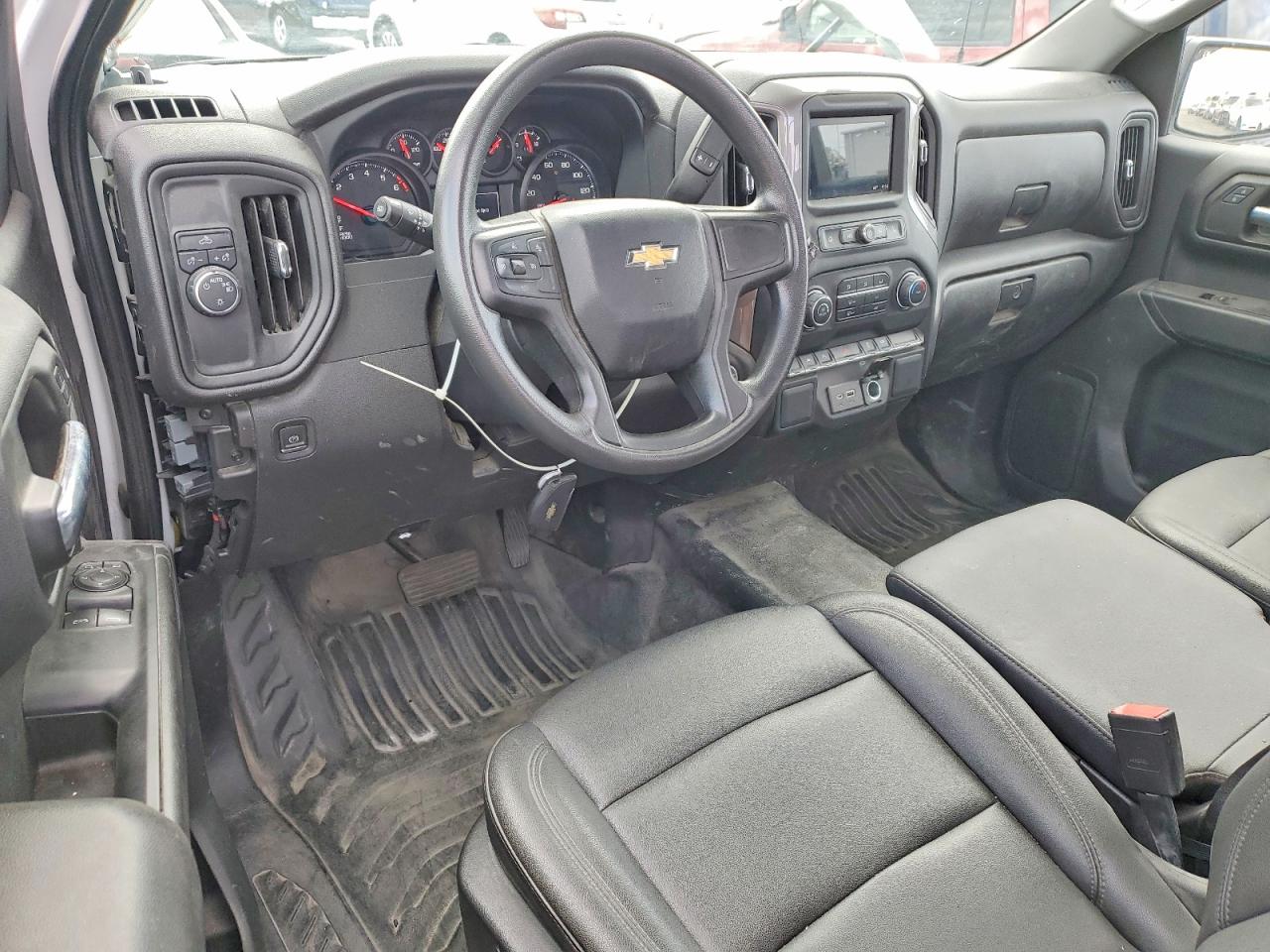2023 CHEVROLET SILVERADO C1500 photo 8