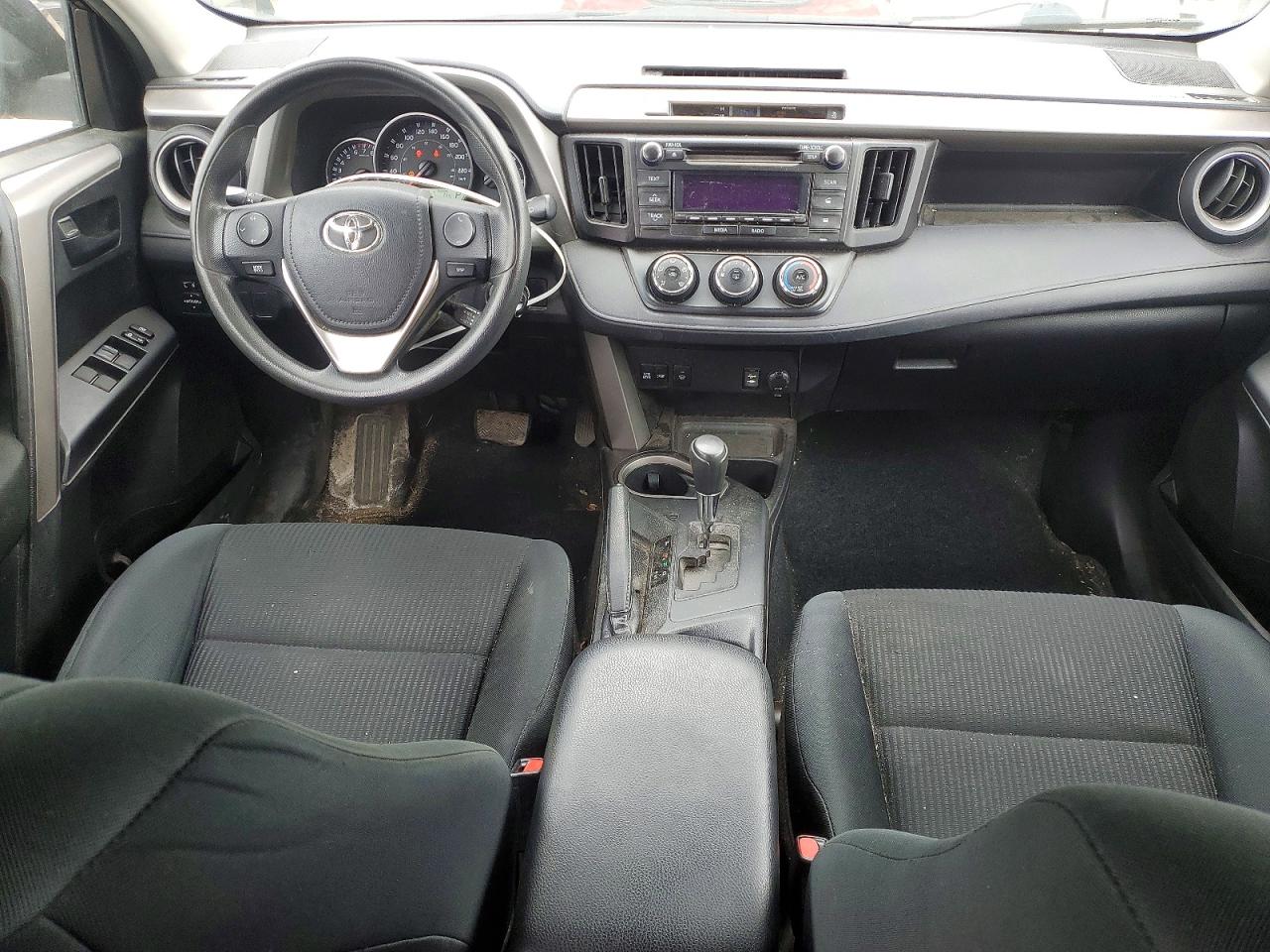 2016 TOYOTA RAV4 LE photo 8