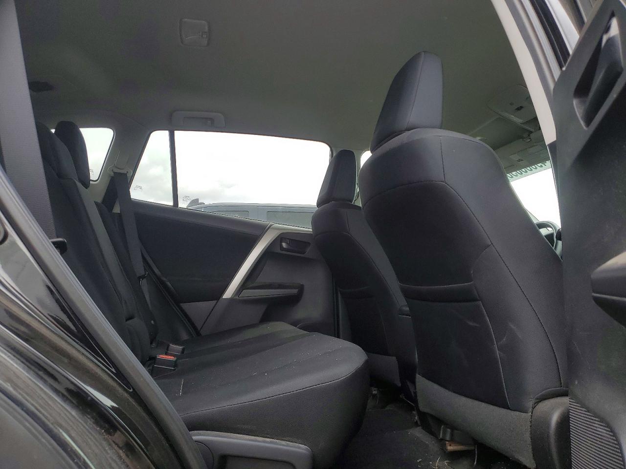 2016 TOYOTA RAV4 LE photo 11