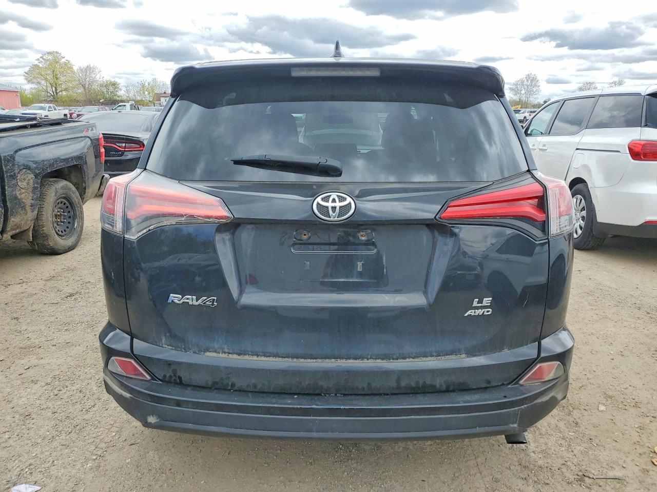 2016 TOYOTA RAV4 LE photo 6