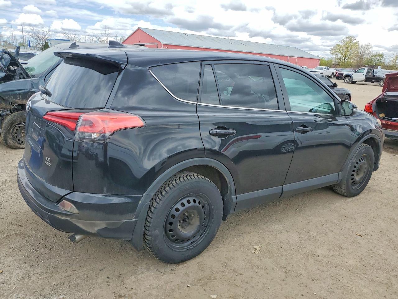2016 TOYOTA RAV4 LE photo 3