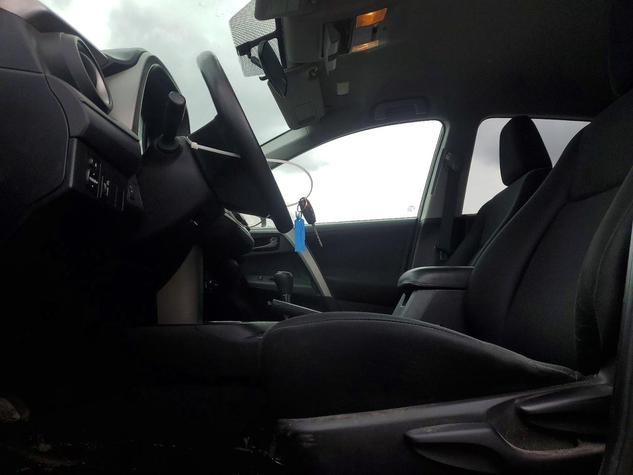 2016 TOYOTA RAV4 LE photo 7