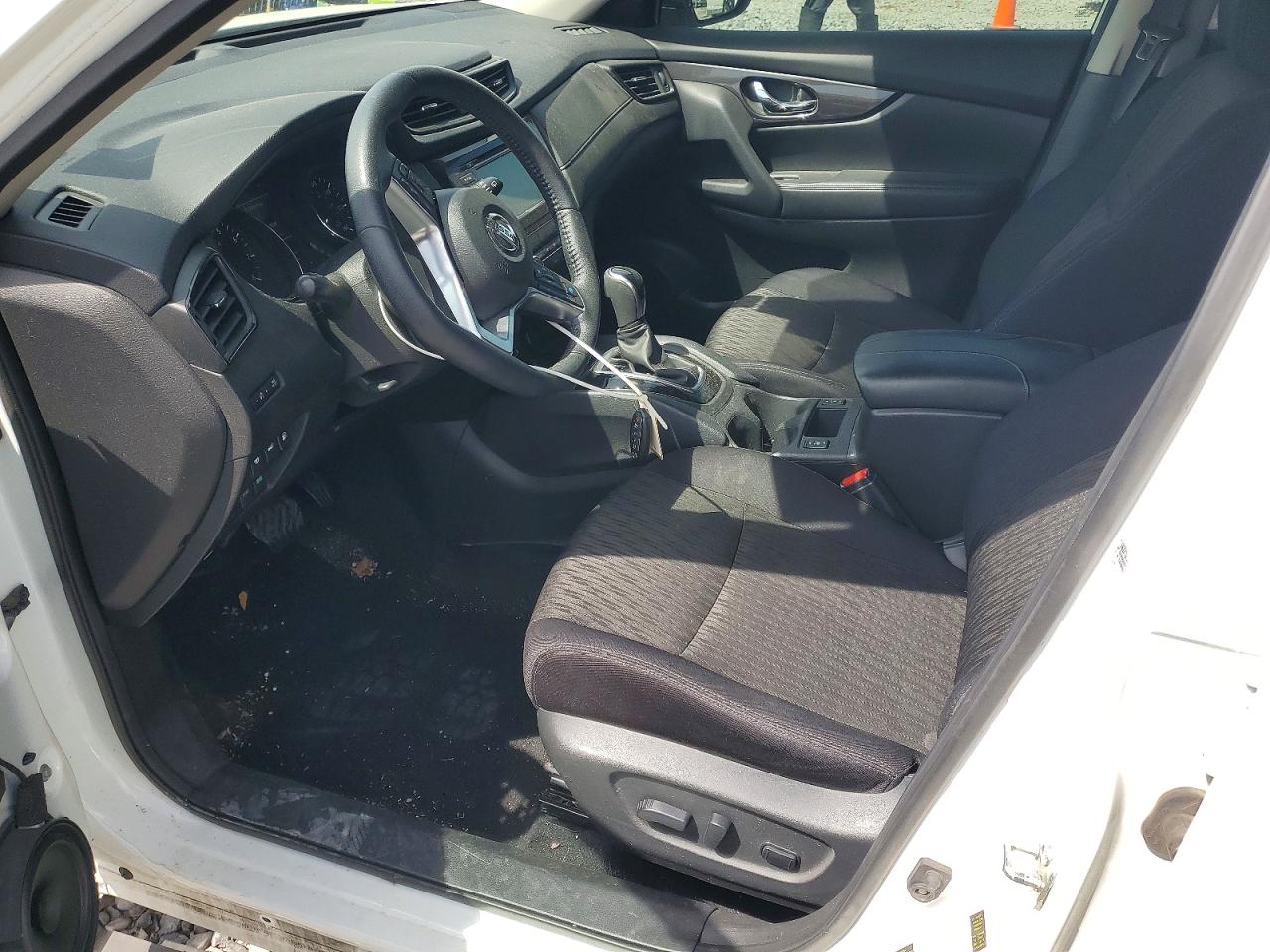 2019 NISSAN ROGUE SV photo 19