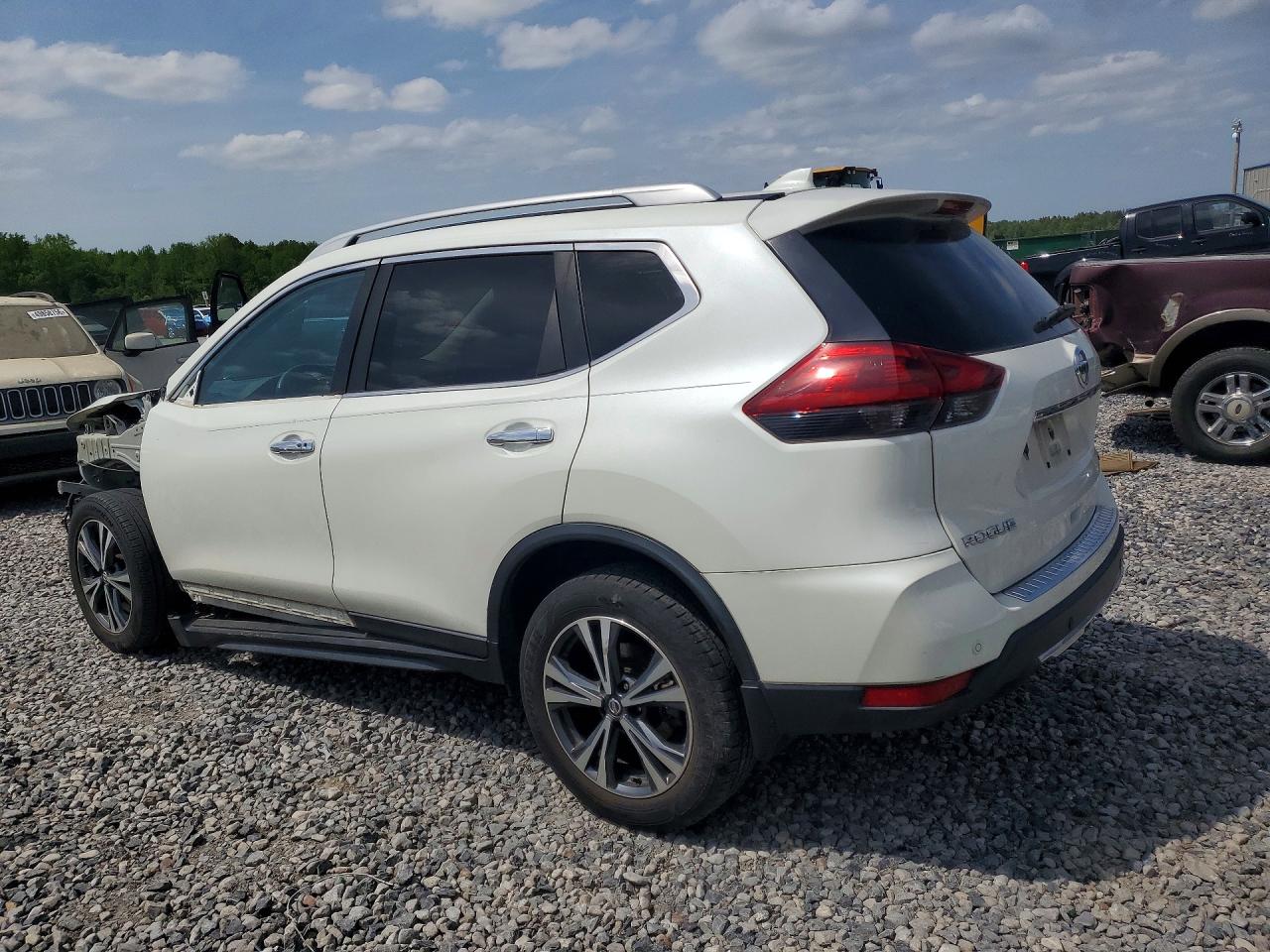 2019 NISSAN ROGUE SV photo 4